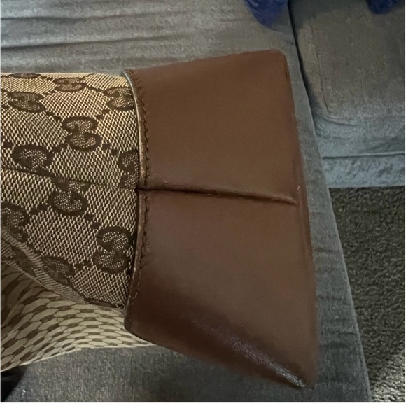 Large Gucci Tote - Picture 14 of 16